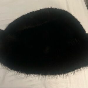 Elegant Black faux Fur Women's Hat